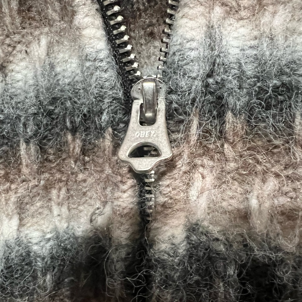 Obey Reggie- XL Gray and Cream Ombré zip up Cardigan - Picture 7 of 7